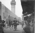 Ruch na ulici před mešitou