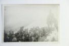 Fotografie trampů nastoupených v mlžném počasí na hřebeni u Ivančeny
