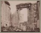 Zříceniny Augustova chrámu se hřbitovem