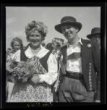 Ženy a muž v kroji ze Schaumburg - Lippe (Bückeberg, dožínková slavnost)