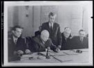 20. 12. 1957 První tajemník Ústředního výboru N. S. Chruščev při podpisu Deklarace