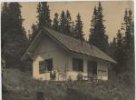 Lovecká chata Silonka (černobílá fotografie)