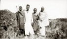 Čtyři muži kmene Masajů, uprostřed náčelník