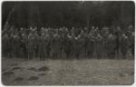 Skupina vojáků 7. hraničářského pluku (pohlednice)