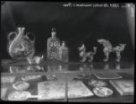 Skleněné figurky a nádobky dle návrhů sleč. Zdenky Braunerové, na výstavě Lidového umění, uspořádané v Paříži r. 1910 v Musce des Arts Décoratif (?).