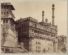 Paláce na nábřeží Gangy